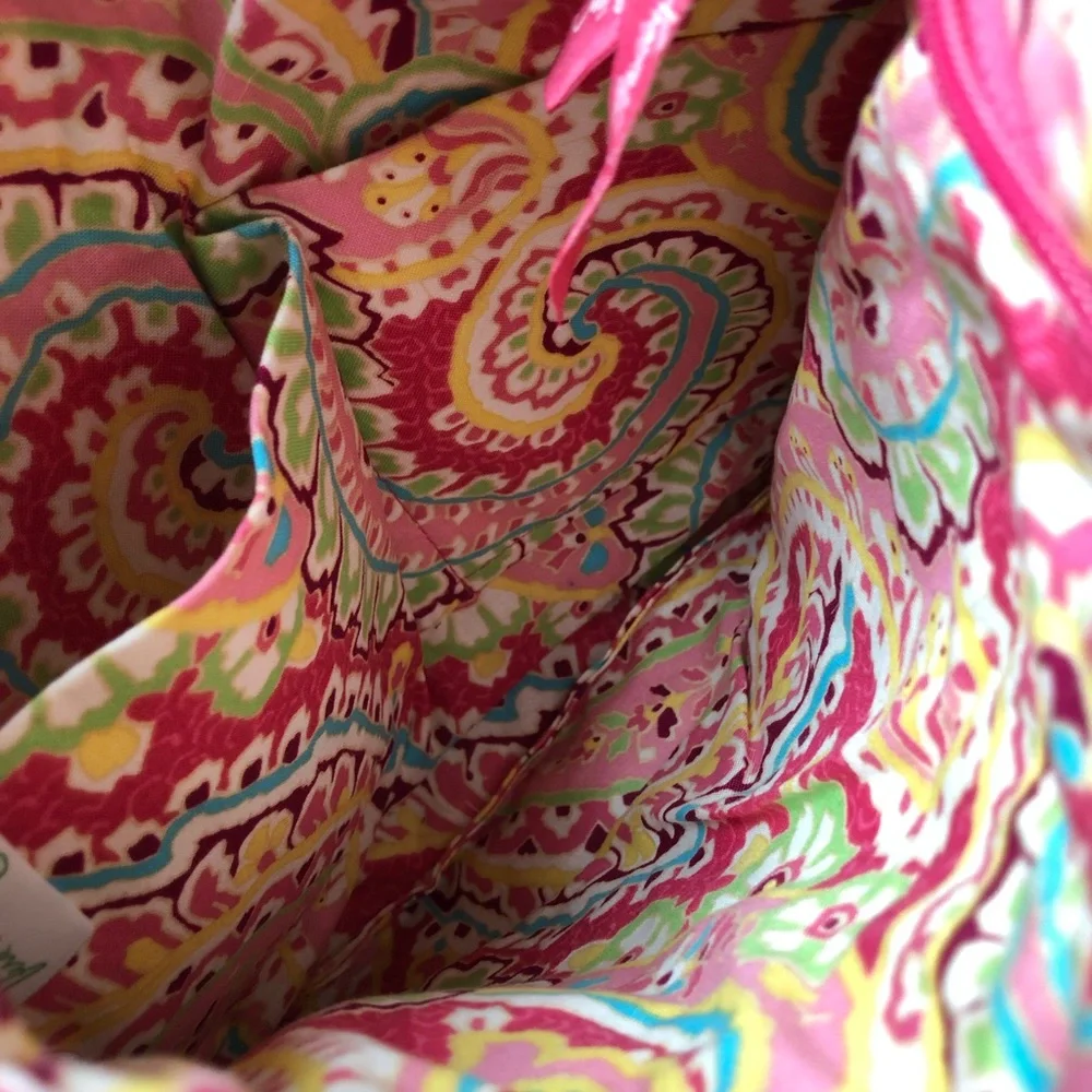 24.Vera Bradley Crossbody Bag